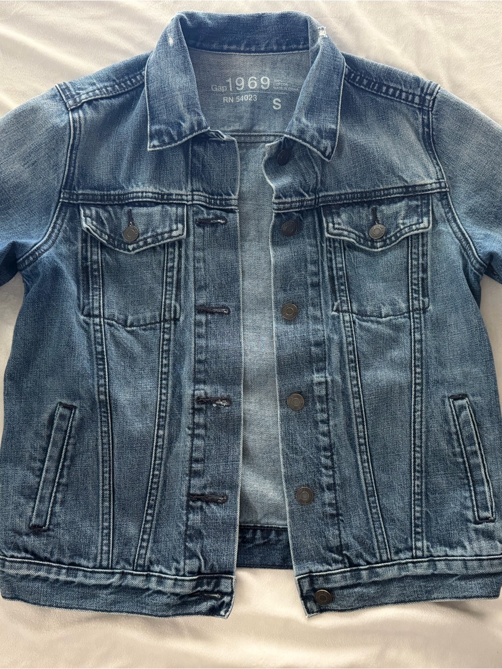 GAP Light-Medium Blue Denim Trucker Jacket